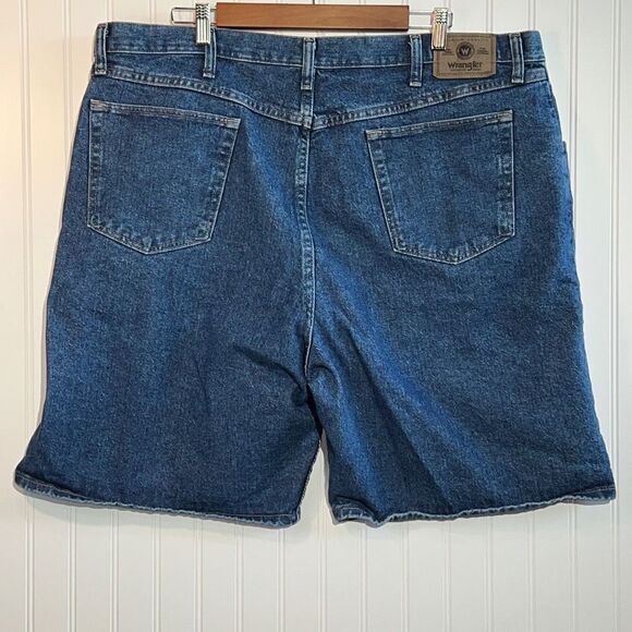 Wrangler Jeans Shorts Mens 42X9.5 Relaxed Fit Blue Pockets - Picture 6 of 10